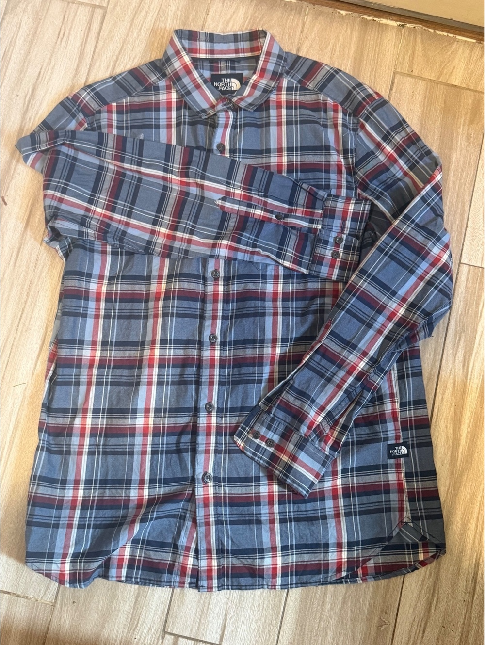 The North Face Men's Large Plaid Button-Up Shirt
